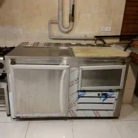 میز و صندلی،کانتر سرد،یخچال،چدن گریل و دیگ رویی