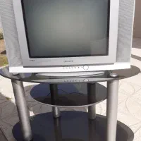 تلویزیون با میز