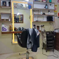 با سلام همه لوازم آرایشگاه یکجا به فروش میرسد