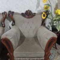 مبل کلاسیک ۷نفره کارکرده وسه میز عسلی|مبلمان خانگی و میز عسلی|رباطکریم, رباطکریم|دیوار