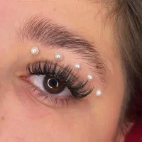 اکستنشن و لیفت مژه و ابرو