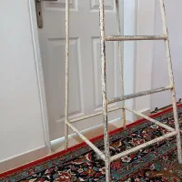 چهار پایه آهنی درحد نو