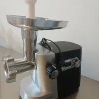 چرخ گوشت کاملا نو