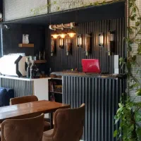 استخدامی برای سالن کار کافه