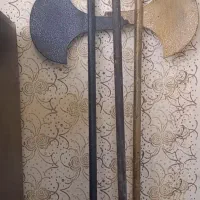 سه عدد تبرزین