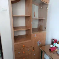 کمد و کتابخانه تاج دار