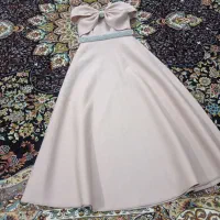 لباس مجلسی|لباس|زبرخان, |دیوار