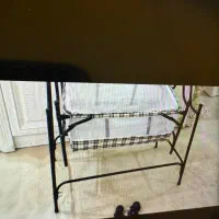 تخت کنار مادر و کریر