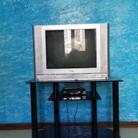 تلویزیون و میز تلویزیون