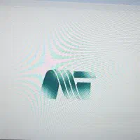 بسته بند و وسط کار خانم و آقا کمک انبار خانم