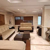 ریحانی-80متر2خواب-4ساله-فول-غرق-نور-لابی