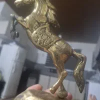 مجسمه برنج اسب