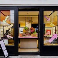 مغازه-تجاری-بر-جاده-قم