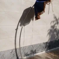 اباژور ایستاده