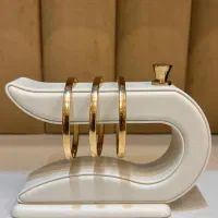 طلا النگو دستبند گردنی