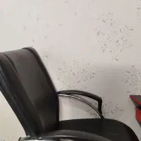 کامپیوتر در حد نو|میز تحریر و کامپیوتر|پرند, فاز ۶|دیوار