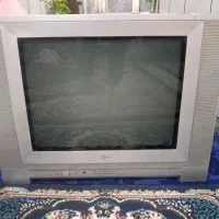 دو عدد تلویزیون