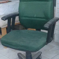 فروش یکدستگاه صندلی اداری
