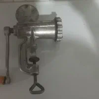 چرخ گوشت دستی قدیمی