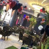 کارگر ساده کافه رستوران