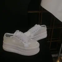 کفش اسپرت عروس وارداتی|کیف، کفش، کمربند|تربتحیدریه, مسجد جامع|دیوار