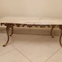 میز تمام برنز با سنگ مرمر در حد صفر