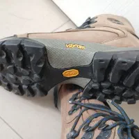 کفش کوهنوردی|کوهنوردی و کمپینگ|اندیشه, اندیشه فاز ۲|دیوار