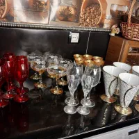 یه تعداد بستنی خوری جام آجیل خوری