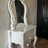 آینه کنسول و ساعت ایستاده