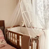 تخت کنار مادر / آویز موزیکال