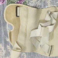 زانو بند طبی پای چپ در حد نو شهرضا کاملا سالم