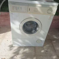 فروش یک دستگاه ماشین لباس شویی