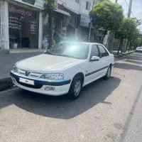 پژو پارس مدل ۹۳ داخل اتاق کرم