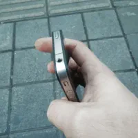 آیفون ۴ تمیز و روشن همراه کابل شارژ|موبایل|تهران, خرمشهر|دیوار