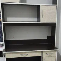 کتابخانه ومیز تحریر