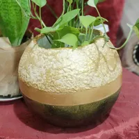 گلدان گرد مشکی طلایی سنگ مصنوعی|صنایع دستی و سایر لوازم تزئینی|ساری, |دیوار