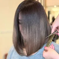 نیازمند آرایشگر حرفه ای