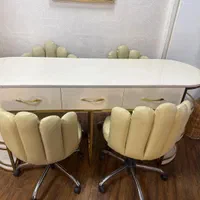 میز ناخن دو نفره|آرایشگاه و سالنهای زیبایی|رشت, گلباغ نماز|دیوار