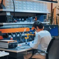 تعمیرات تخصصی آیفون و اندروید