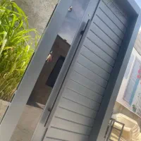 درب ضدسرقت شیشه ای i78 در آپارتمان دکوراتیو