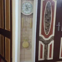 ساعت دیواری .ایستاده