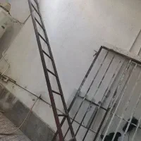 در 1.70در 2متر و نردبان 4.5متری