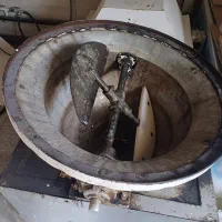 پاتیل گز، همزن و لول کن.