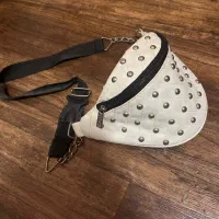 کیف کمری سفید