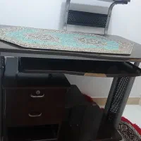 میز کامپیوتر و صندلی جک دار کامپیوتر