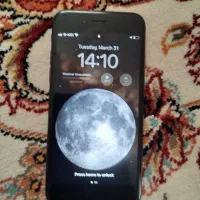 آیفون se2020 مشکی