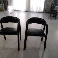 صندلی چرم در حد نو