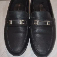 یک عدد کفش کالج مردانه
