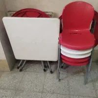 میز و صندلی در حد نو