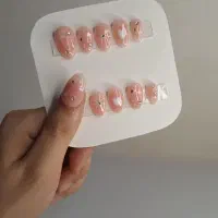 ناخن مصنوعی شیک و خاص برای خوشسلیقهها